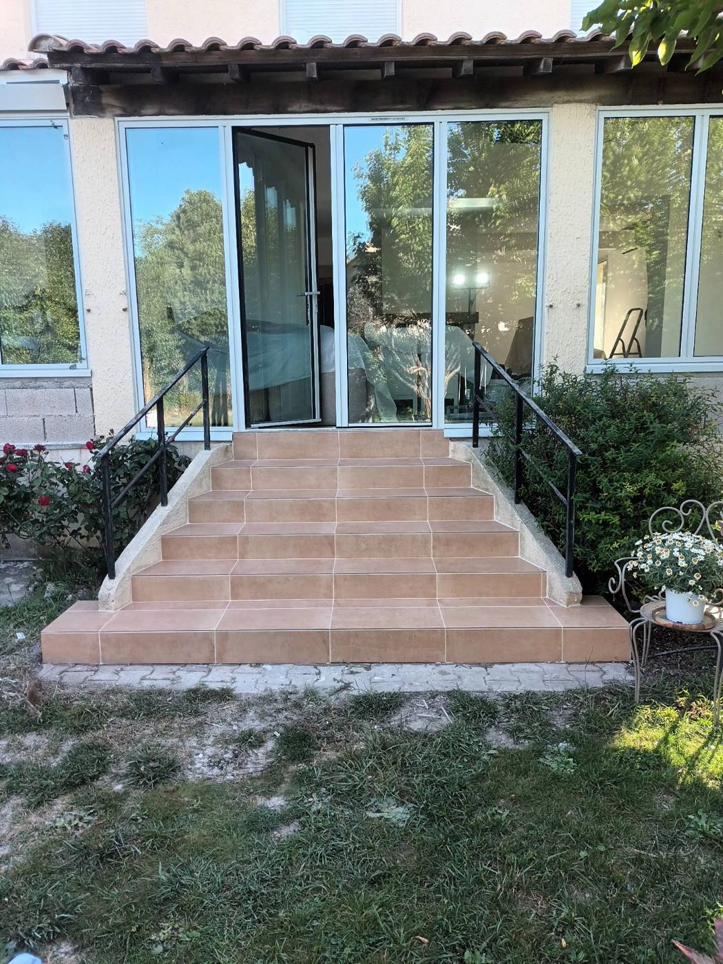 Escalier extérieur carrelé